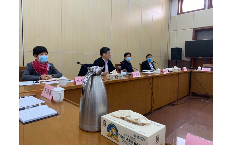 贾雷声董事长在全市中小微企业座谈会上发言： 在确保安全情势下，做好园区复工复产工作