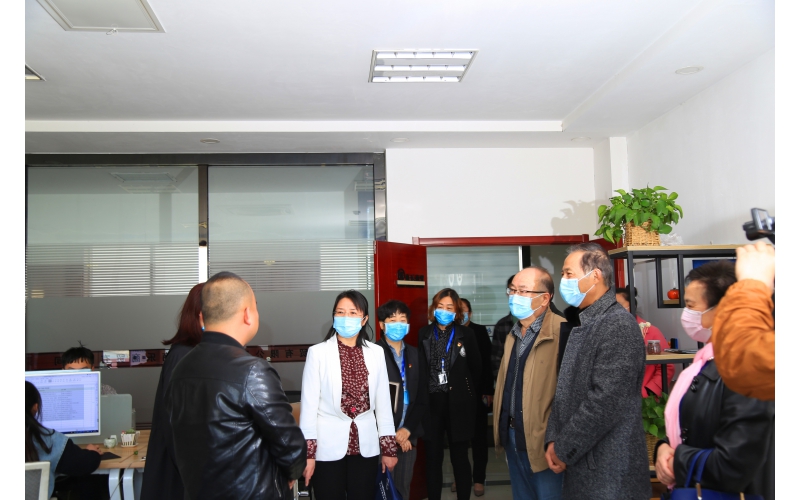 省委办公厅“四进”工作组在方达召开电子商务专题座谈会