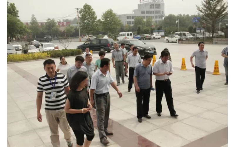 周村区区人大副主任李军生、区经信局局长解勤生莅临方达电商园视察指导工作