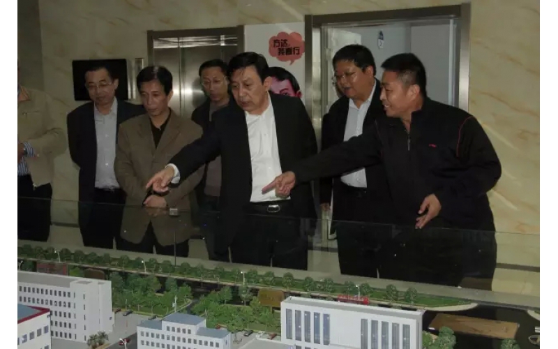 淄博市发改委副主任、淄博市服务业办公室主任张玉宝一行莅临方达电商园参观考察