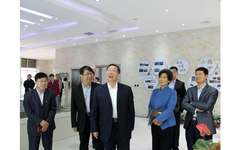 市质监局副局长石光聚等一行莅临方达电商园视察指导工作